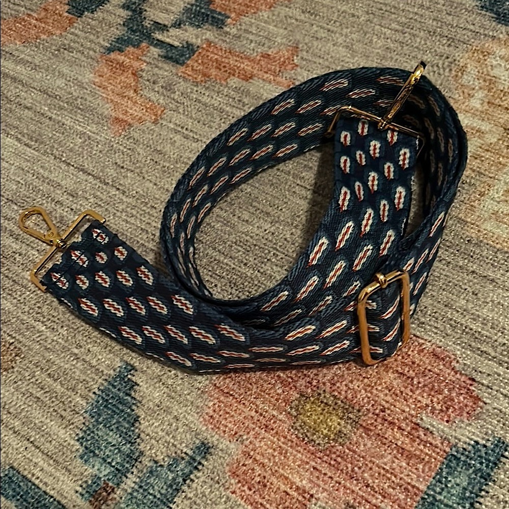 Woven crossbody strap